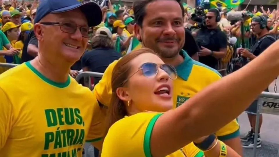 Alberto Neto justifica que Débora Menezes foi afastada do PL Mulher devido à campanha do pai