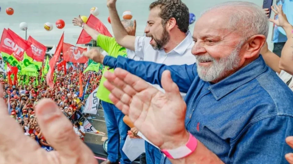 Juiz manda Lula remover vídeo com pedido de voto explícito a Boulos