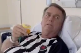 Bolsonaro segue estável e previne trombose venosa, diz boletim médico