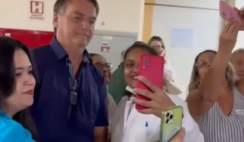 Bolsonaro deixa hospital em Manaus e se internará em São Paulo