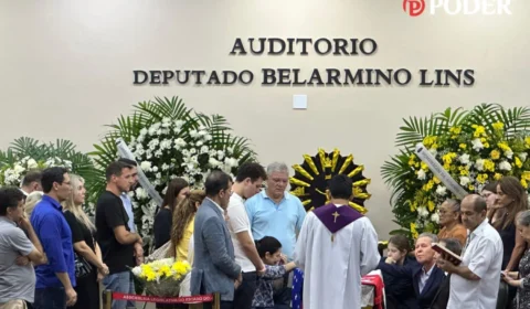 Despedida a Arthur Bisneto reúne familiares e autoridades em velório na Aleam