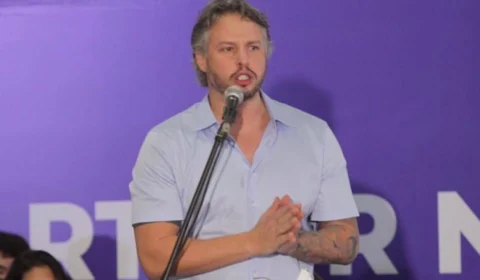 Morre Arthur Bisneto aos 44 anos em Manaus