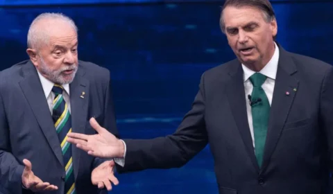 Bolsonaro diz que é do interesse de Lula manter o povo pobre