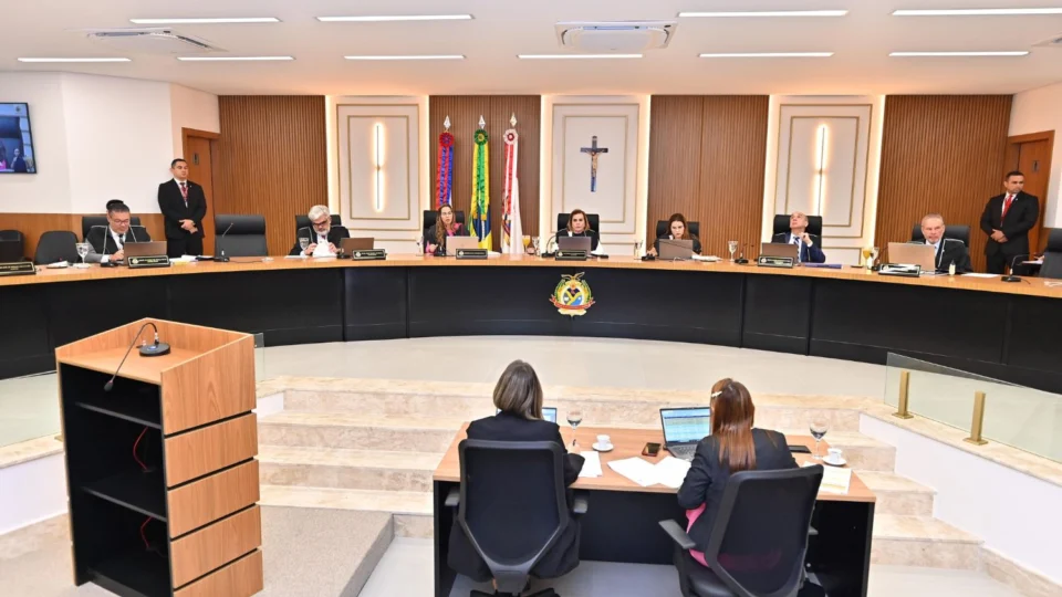 TCE-AM reprova contas e multa ex-gestor do Fundo de Educação de Manacapuru em R$ 32 mil