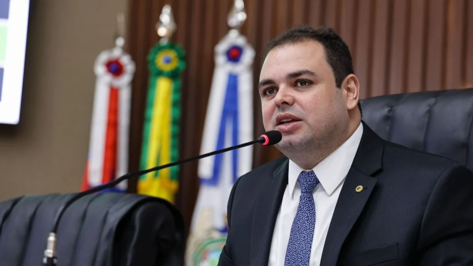 Lei de Roberto Cidade estabelece ‘Política Estadual de Inclusão Social de Pessoas com Nanismo’