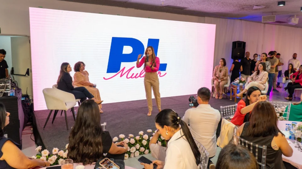 Deputada Débora Menezes participa de Conferência do PL Jovem no Ceará