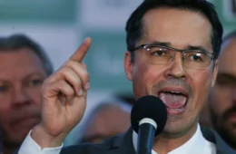 Deltan Dallagnol invoca precedente de Bolsonaro no TSE e exige inelegibilidade para Lula