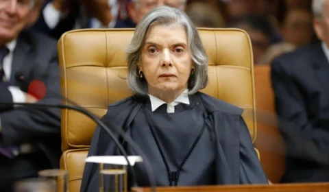 Cármen Lúcia assumirá presidência do TSE