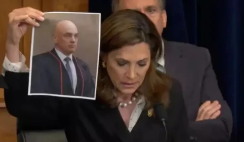 Deputada dos EUA critica censura no Brasil e exibe foto de Alexandre de Moraes