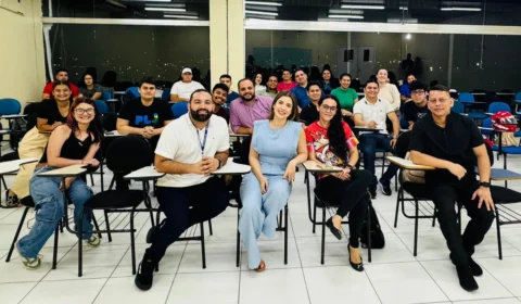 Rafaela Torres apresenta palestra sobre atuação feminina na política em Faculdade Boas Novas