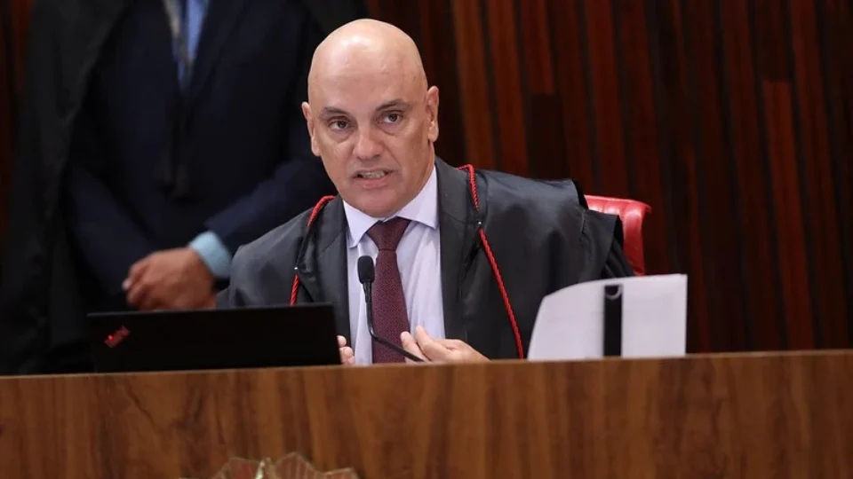 Moraes critica reportagem do UOL sobre estratégia de Bolsonaro para 2026