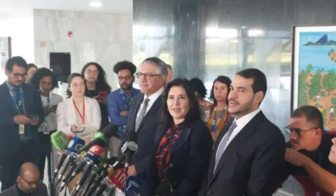 “Eles não sabem o que pedir porque a água não baixou”, diz Tebet sobre ajuda financeira para o RS