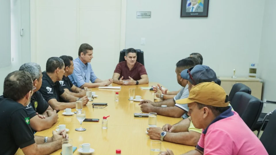 David envia à CMM projeto que amplia concessão para 40 mil táxis e mototáxis