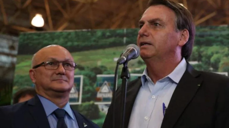 Deputado do PL diz que relação entre Menezes e Bolsonaro está ‘estremecida’