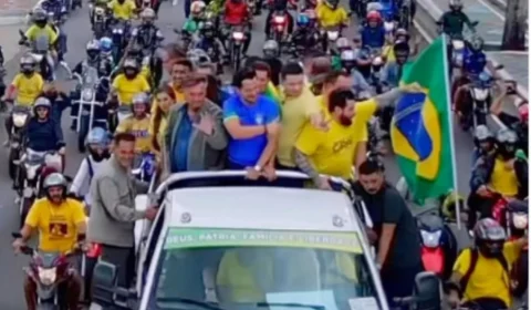Parlamentares de direita do Amazonas acompanham Bolsonaro em Manaus