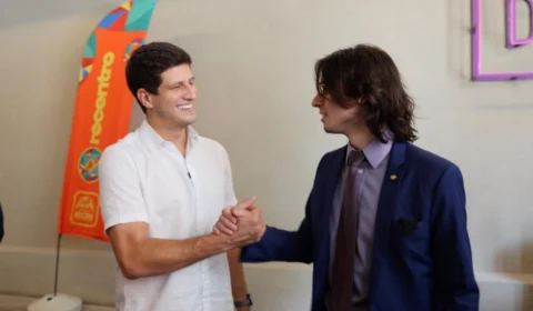 Em viagem a Recife, Amom propõe construção de hospital veterinário público para Manaus