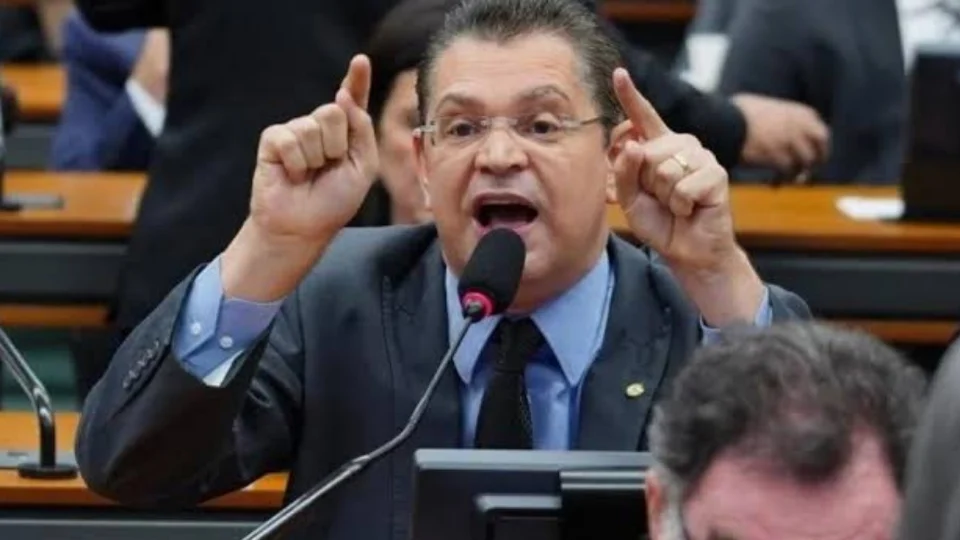 “Você nunca foi contra o aborto”, dispara autor de projeto ao rebater Lula