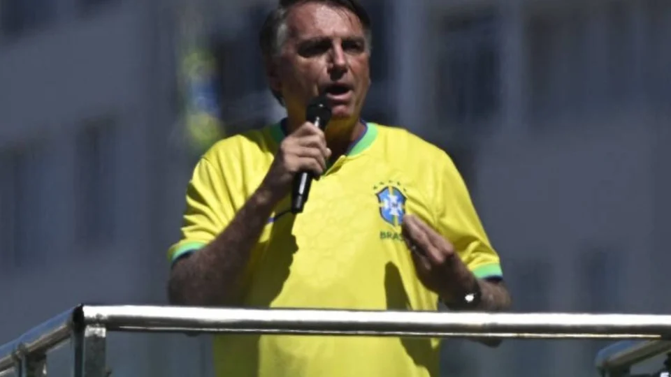 PF indicia Bolsonaro nos casos das joias e do cartão de vacinas