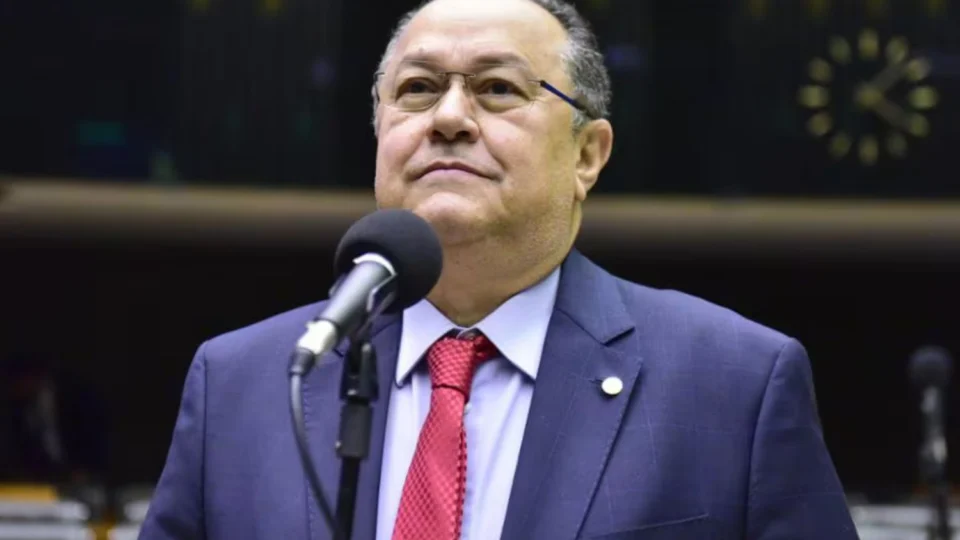Silas reassume bancada evangélica: ‘Intransigência e não alinhamento com o governo continuam’