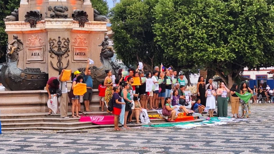 Ato de comunistas contra PL do aborto fracassa em Manaus e é marcado por confusão