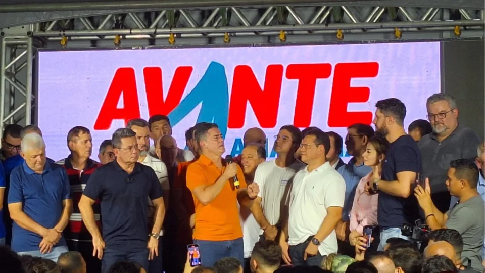 Secretários: Quem for opção de David para vice deve deixar o cargo hoje