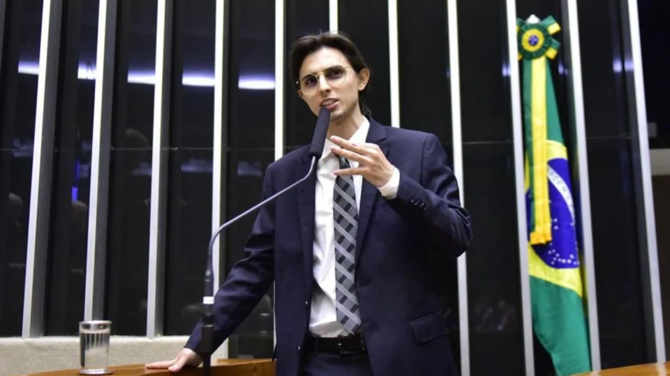 Amom denuncia superfaturamento em contratação da prefeitura para cremação pet