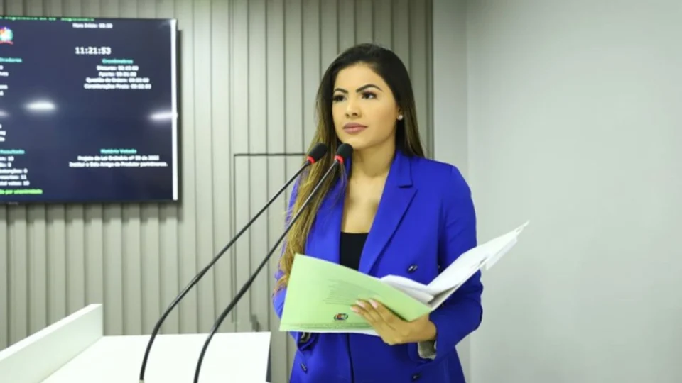 Brena dispara na frente e ganha em todos os cenários, revela nova pesquisa