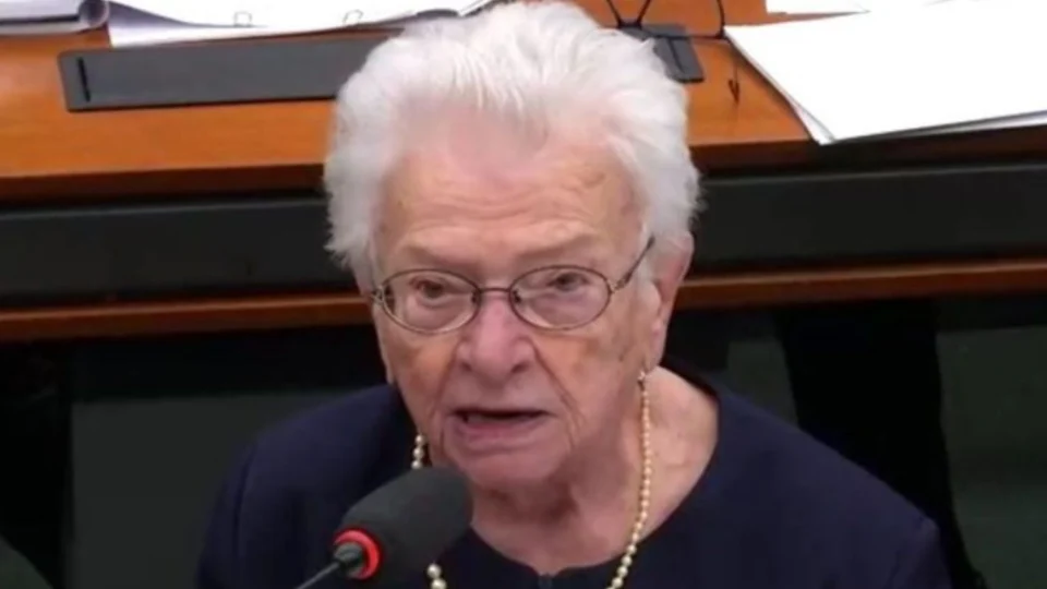 Deputada de 89 anos, Luiza Erundina é internada em UTI após passar mal na Câmara
