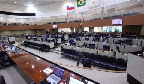 Câmara mantém veto a projeto de Eduardo Alfaia sobre diagnóstico de daltonismo em estudantes