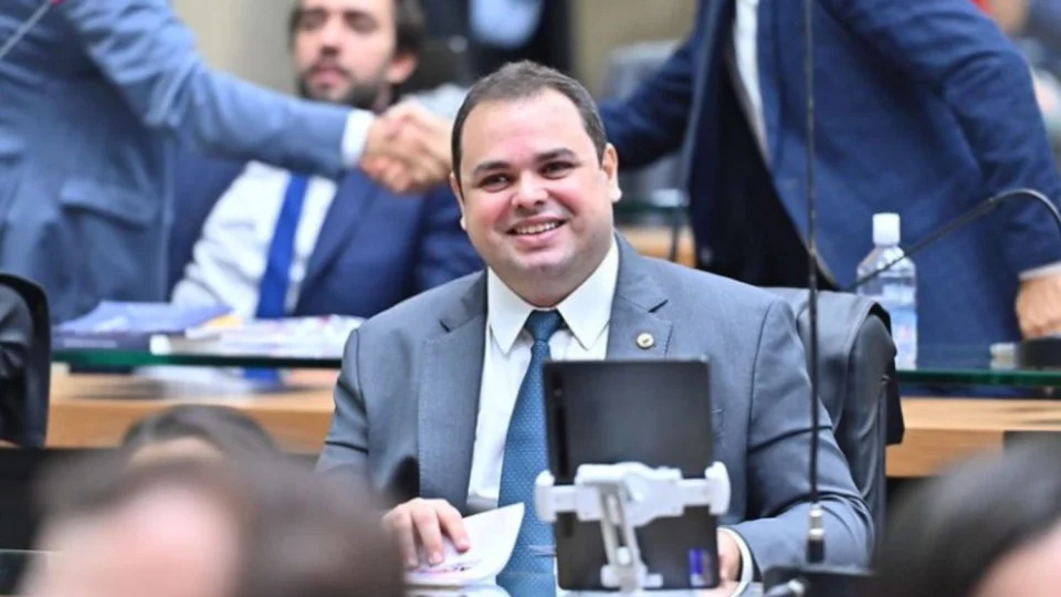 Pesquisa: Cidade tem menor rejeição e assume isoladamente o 3º lugar, à frente de Alberto Neto