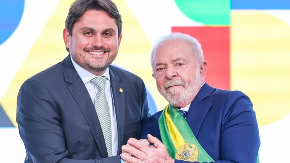 Lula cumpre agenda com ministro indiciado por corrupção no Maranhão
