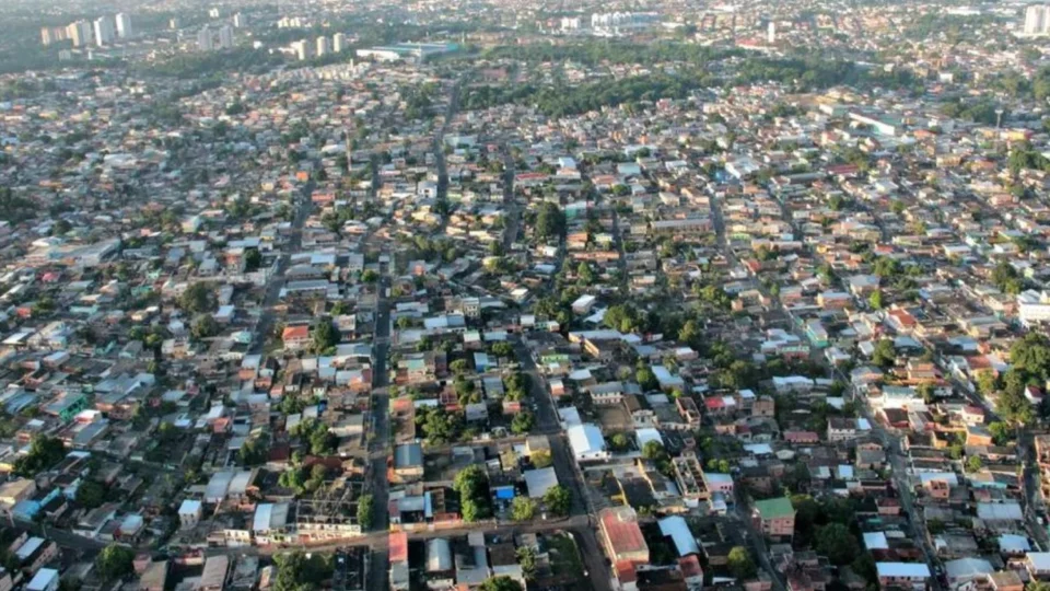 Em ano eleitoral, Prefeitura sanciona Lei para financiar lotes em Manaus