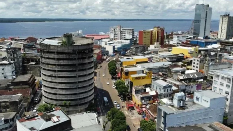 CMM aprova projeto que empurra para a Prefeitura responsabilidade sobre imóveis abandonados