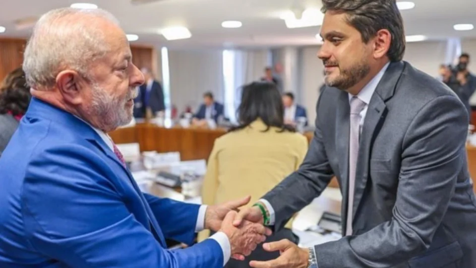 Lula ignora acusações de corrupção contra ministro e defende presunção de inocência