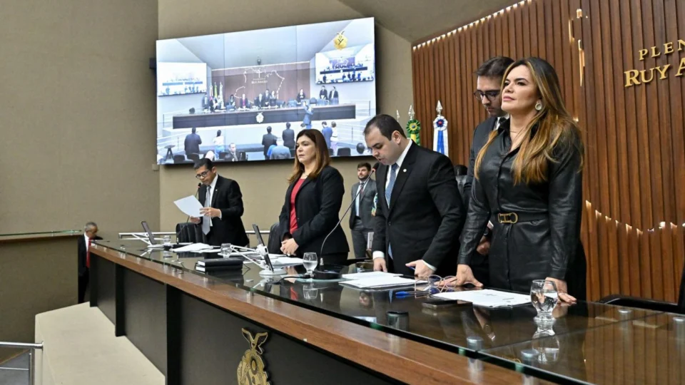 Roberto Cidade comanda votação que aprovou LDO de 2025