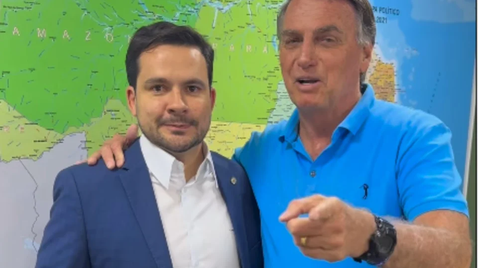 De olho na prefeitura de Manaus, Alberto Neto insiste em pré-candidatura e reaparece com Bolsonaro