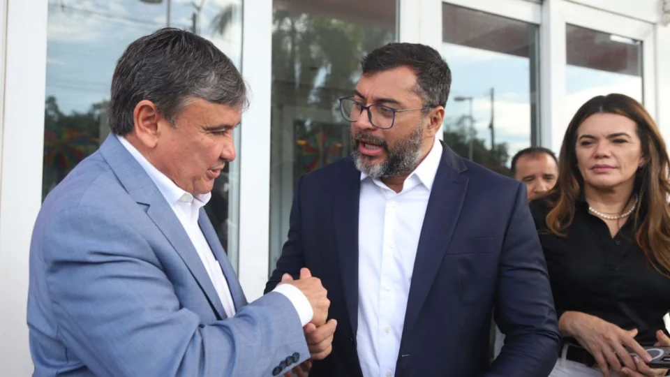 Wilson entrega documento com pedido de ajuda ao governo federal para minimizar impactos da estiagem