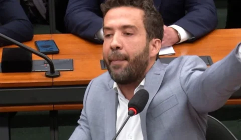 STF decide tornar Janones réu por injúria a Bolsonaro