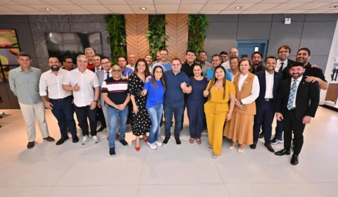 Roberto Cidade se reúne com parlamentares e destaca crescimento na corrida eleitoral