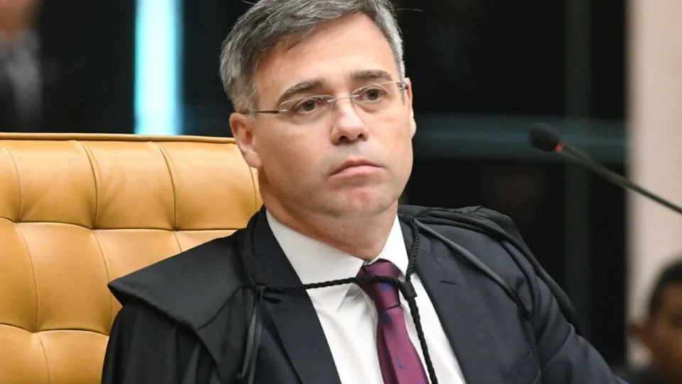 Porte de maconha: André Mendonça diz que STF passa por cima de legislador