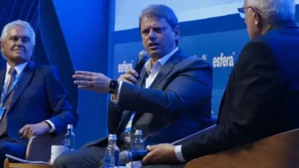 Tarcísio reafirma que é e continuará sendo bolsonarista