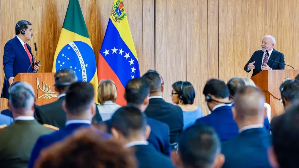 Brasil elogia eleição “pacífica” na Venezuela, mas aguarda dados detalhados