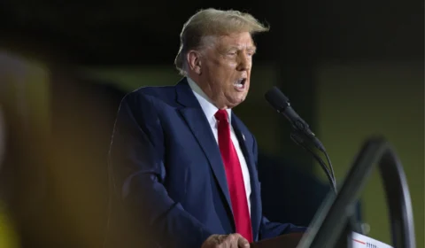 Suprema Corte decide que Trump tem imunidade parcial em processos