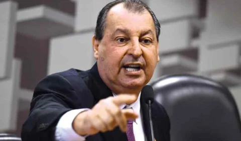 Omar defende Lula e chama Milei de “vagabundo” e “bandido”