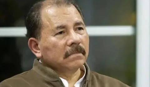 Daniel Ortega fecha rádio católica e confisca bens de 12 ONGs