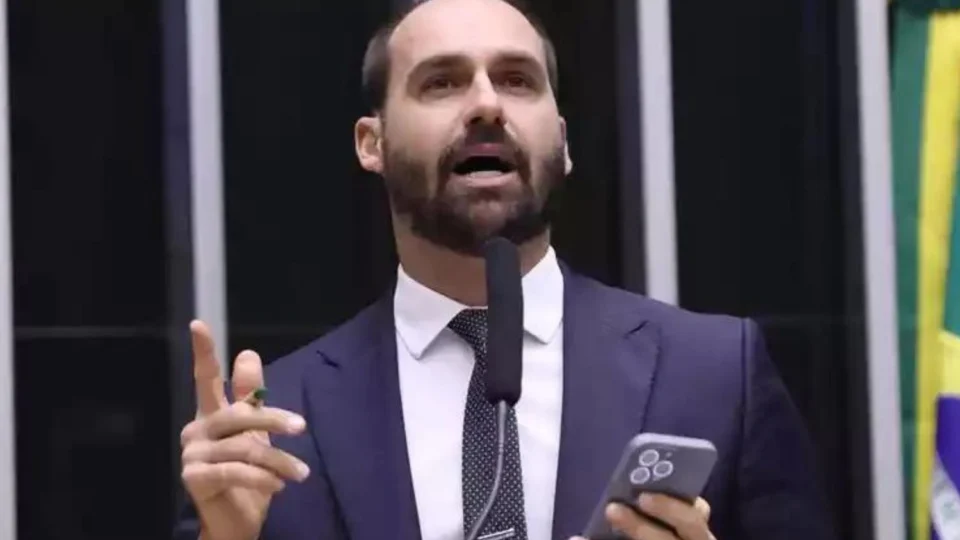 Eduardo Bolsonaro chama PF de “cadela” de Moraes