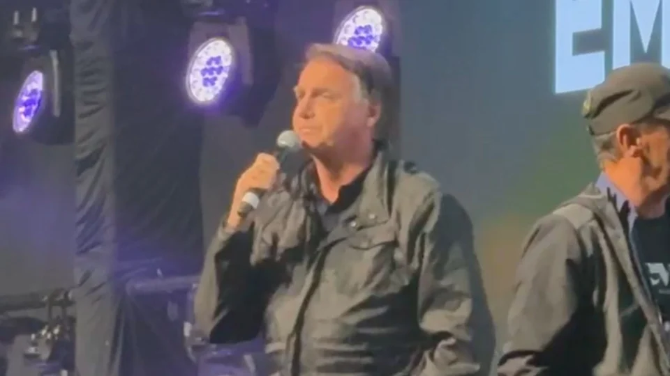 Bolsonaro desafia Rede Globo para debate ao vivo na abertura do CPAC Brasil 2024