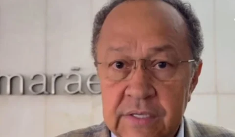 Silas tenta justificar voto, enrola e passa a bola para Braga