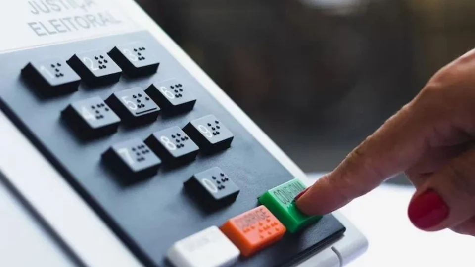 Regras eleitorais proíbem ofensas a adversários e candidatos em Manaus