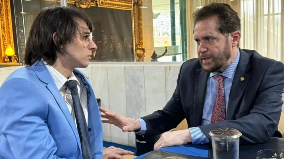 Federação do PSDB e Cidadania enfrenta impasse para definir vice de Amom 